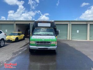 Low Mileage 2002 Ford Diesel Food Truck / Bus Mobile Kitchen Shape