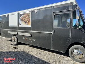 Low Mileage - 2013 31.5' Ford Pizza Food Truck with Pro-Fire Suppression