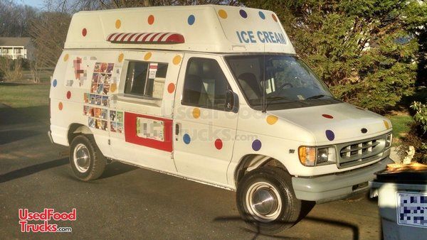 2000 Ford E250 16' Ice Cream Truck / Used Mobile Ice Cream Unit