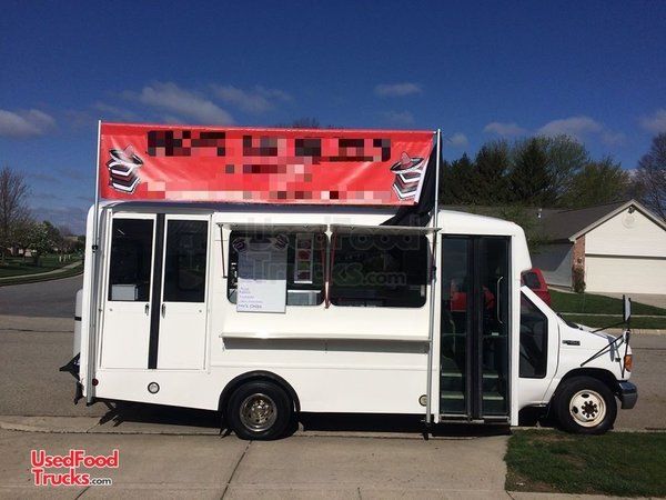 Ready to Use Ford 25' Kitchen Food Truck / Used Mobile Food Unit
