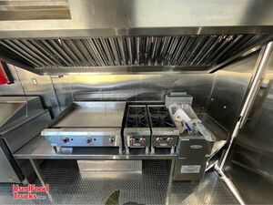 2010 Workhorse 20' Step Van Food Truck with Commercial Kitchen