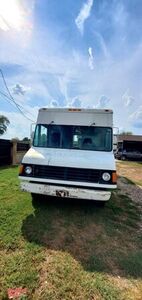 DIY 22' Chevrolet P30 All-Purpose Food Truck Diesel Mobile Food Unit
