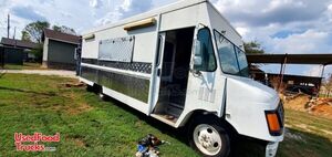 DIY 22' Chevrolet P30 All-Purpose Food Truck Diesel Mobile Food Unit