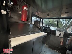 26' Chevrolet P30 Food Truck with Pro-Fire Suppression