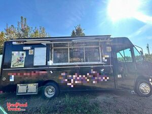 Low Mileage - 2004 28' Freightliner MT45 Chassis Diesel Food Truck with Bathroom