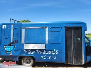 Versatile - 2001 Ford E350 All-Purpose Food Truck Mobile Food Unit