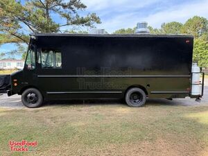 Well Equipped - 2000 Workhorse All-Purpose Food Truck
