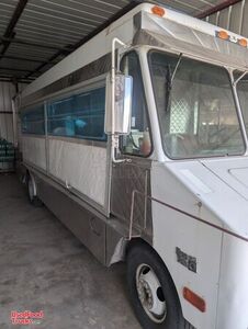 A GREAT STARTER FOOD TRUCK Used Spacious Chevrolet P20 All-Purpose Food Truck