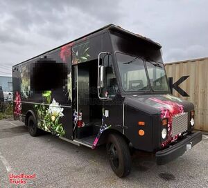 2001 Workhorse Mobile Kitchen Food Truck w/ 2020 Kitchen Buildout