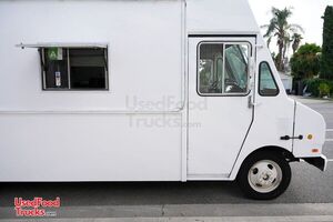 Nice Looking - Chevrolet P30 Step Van All-Purpose Food Truck