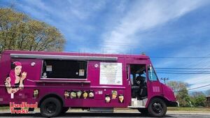 Low Miles. 30' Chevrolet P-30 Purpose Food Truck | Mobile Food Unit