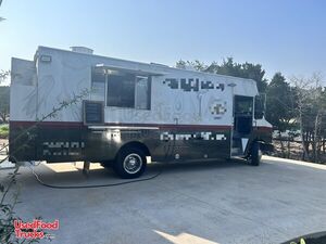 Low Mileage - 2014 23' Ford F59 Food Truck with Pro-Fire Suppression