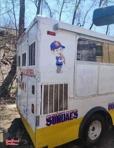 2003 Workhorse P40 Ice Cream Truck | Mobile Vending Unit
