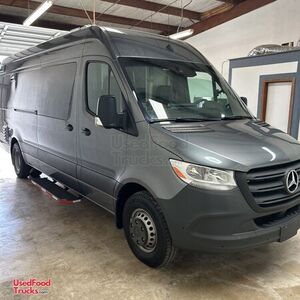 Low Mileage - 2022 Mercedes Benz Sprinter All-Purpose Food Truck