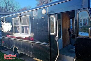 Versatile - 20' Chevrolet P30 All-Purpose Food Truck | Mobile Food Unit