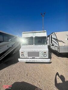 2006 28' Chevrolet Workhorse Diesel Food Truck | Mobile Food Unit