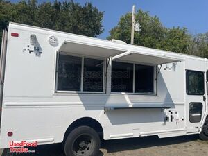 Versatile - 2006  All-Purpose Food Truck with All NSF Equipment