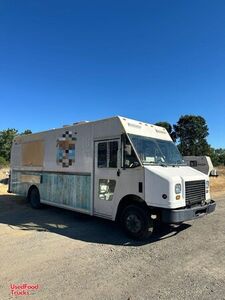 2010 Workhorse All-Purpose Food Truck with CA Insignia
