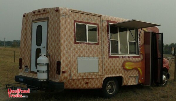 2001 Chevrolet Express 3500 Cutaway 23' Kitchen Food Truck.