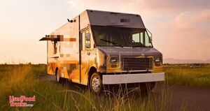 2005 31' Freightliner All-Purpose Food Truck with Pro Fire System