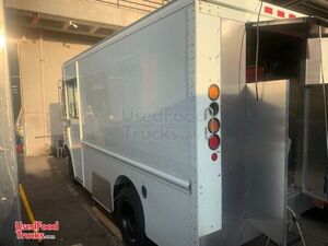 2004 18.5' Workhorse Unwrapped Renovated Food Truck w/ New Kitchen w/ Pro-Fire Suppression