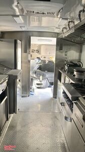 2008 Ford E-350 Fully Loaded Professional Mobile Kitchen Food Truck