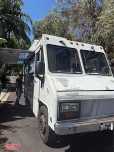 2006 Workhorse All-Purpose Food Truck Mobile Food Unit