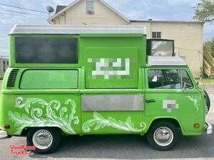 Vintage - 1978 Volkswagen Kombi All-Purpose Food Truck