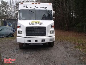 Used 2000 - 36' Freightliner Food Truck with Pro-Fire Suppression