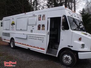 Used 2000 - 36' Freightliner Food Truck with Pro-Fire Suppression