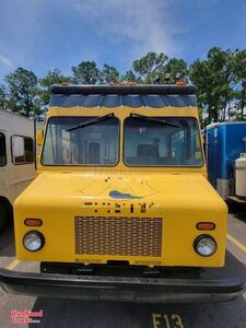 2005 - 25' Workhorse P42 Step Van Kitchen Food Truck with Pro-Fire System