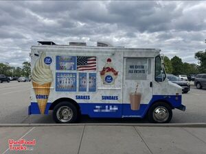 Like New - 2007 Workhorse W42 Soft Serve Ice Cream Truck