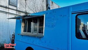 GMC P3500 Food Truck with Pro-Fire Suppression & Newly Installed Kitchen