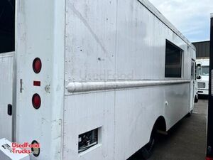 Versatile - 2004 26' International All-Purpose Food Truck