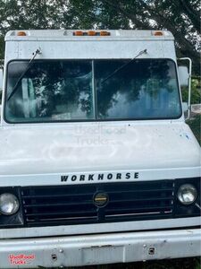 2002 24' Ford Workhorse All-Purpose Food Truck | Mobile Food Unit
