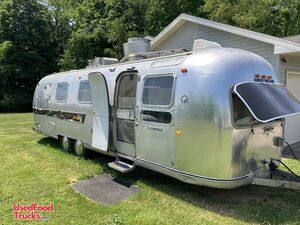 Vintage - 1972 8' x 28' Airstream Sovereign Kitchen Trailer with Bathroom