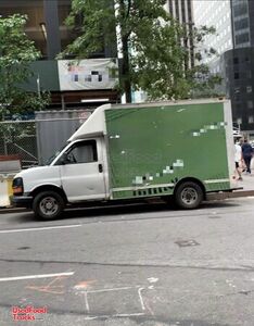 Versatile - 2004 8' Chevrolet Express Catering Truck with Pushcart