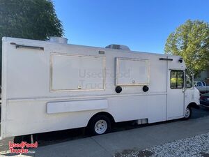 2006 Ford E350 All-Purpose Food Truck with Fire Suppression System and HCD Insignia