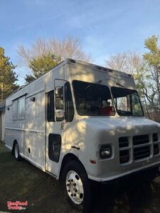 2000 International 1652SC All-Purpose Food Truck with Newly Built Kitchen