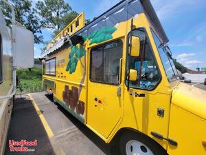 Loaded 2005 25' Workhorse P42 Mobile Kitchen Food Truck w/ 2021 Kitchen Buildout + Fire System