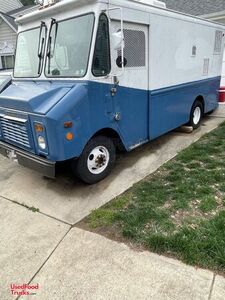 Chevy Grumman Stepvan P30 Classic Soft Serve Ice Cream Truck w/ New Engine