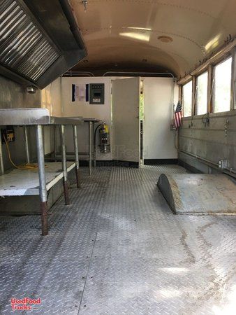 Fully Operational Ford B600 Vintage School Bus Food Truck / Mobile Food Unit