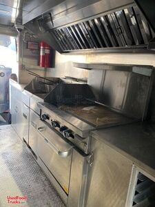 2000 Ford Step Van Kitchen Food Truck with Commercial Equipment