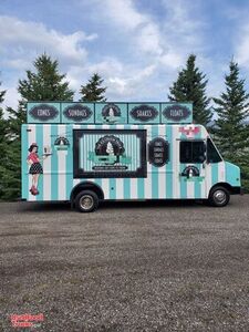 PROFESSIONALLY BUILT - 2004 25' Ford Utilimaster Soft Serve Ice Cream Truck