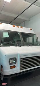 2011 Ford I-450 Food Truck w/ 2024 Kitchen Build-Out with New Equipment & Pro-Fire Suppression