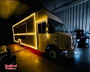 Like New - 2007 Workhorse All-Purpose Food Truck | Mobile Food Unit