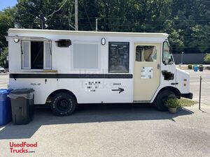 Grumman Olson Mobile Coffee and Beverage Truck with 2023 Kitchen Build-Out