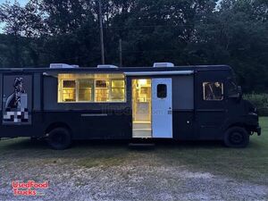 Well Equipped - 2001 Freightliner All-Purpose Food Truck