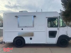 2005 Freightliner All-Purpose Food Truck with Pro Fire System